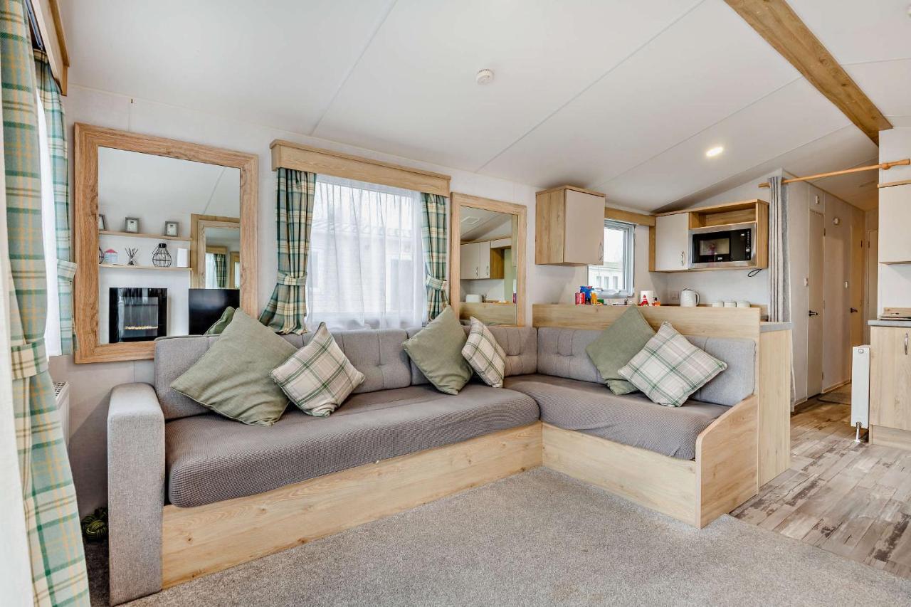 Sea La Vie Lodge, Rockley Park Park, Poole, Dorset *