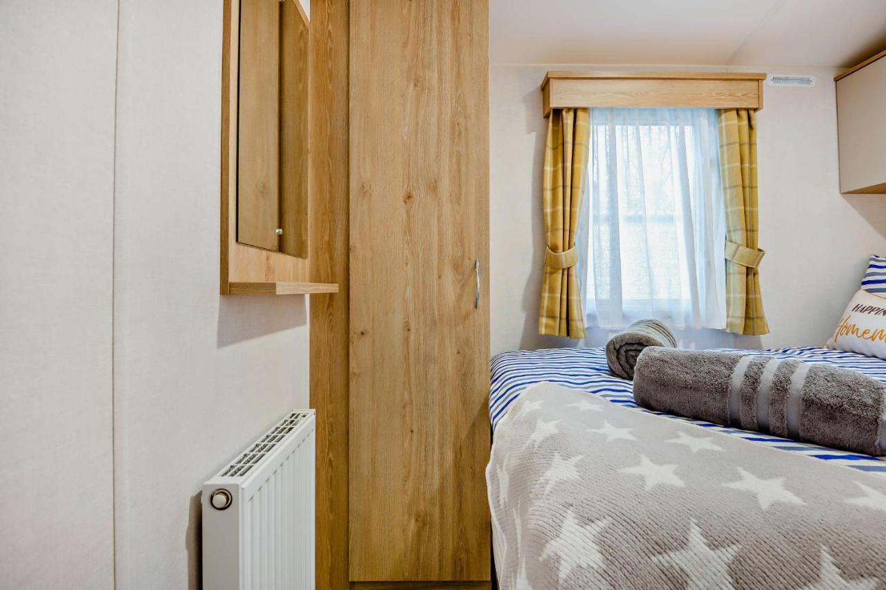 Sea La Vie Lodge, Rockley Park Park, Poole, Dorset Holiday home *
