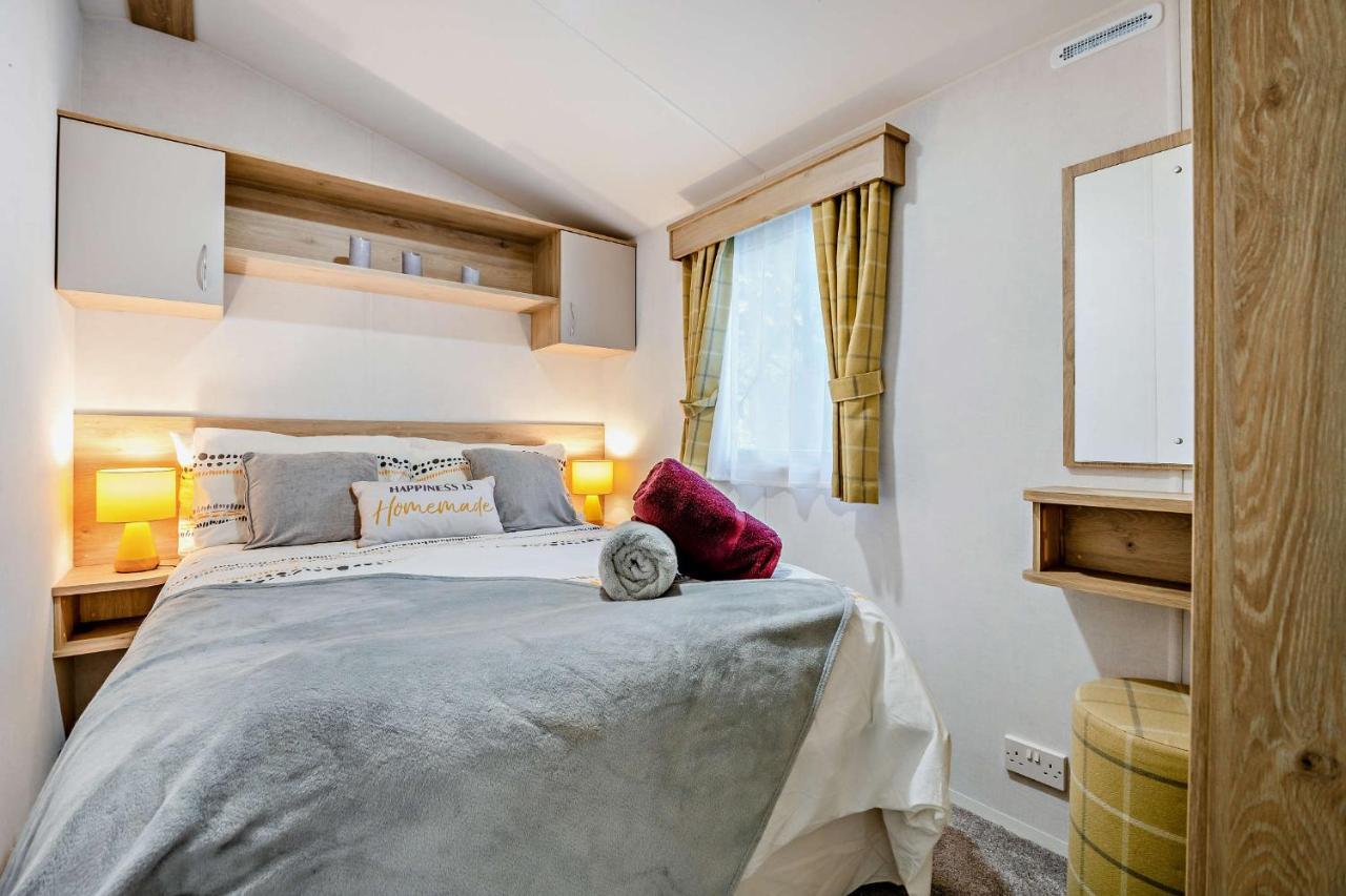 Sea La Vie Lodge, Rockley Park Park, Poole, Dorset *