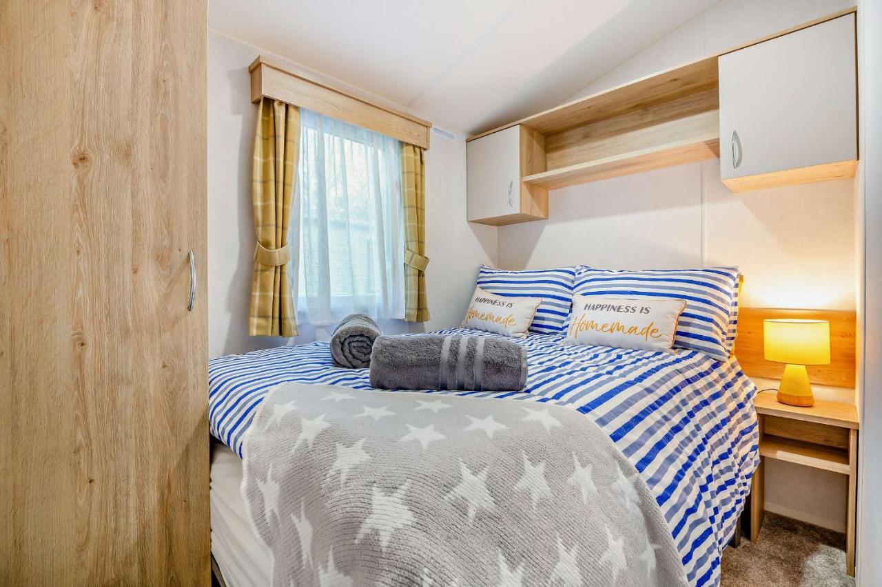 Sea La Vie Lodge, Rockley Park Park, Poole, Dorset *