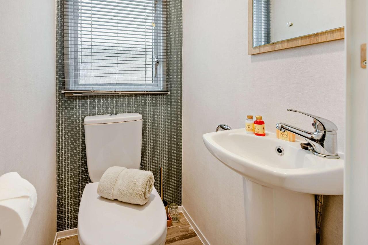 Sea La Vie Lodge, Rockley Park Park, Poole, Dorset Holiday home *