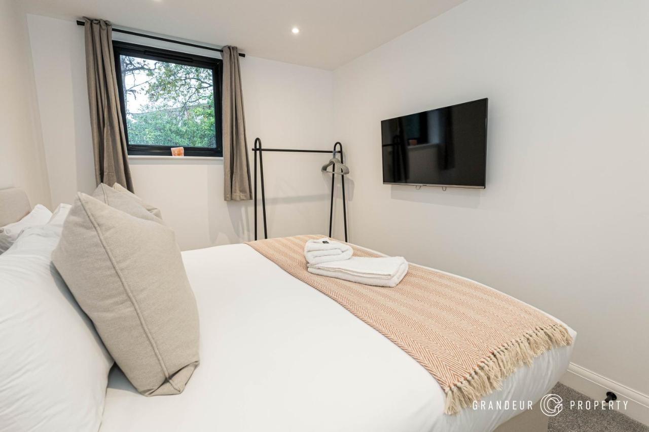 Apartment Aurora's Abode By Grandeur Poole