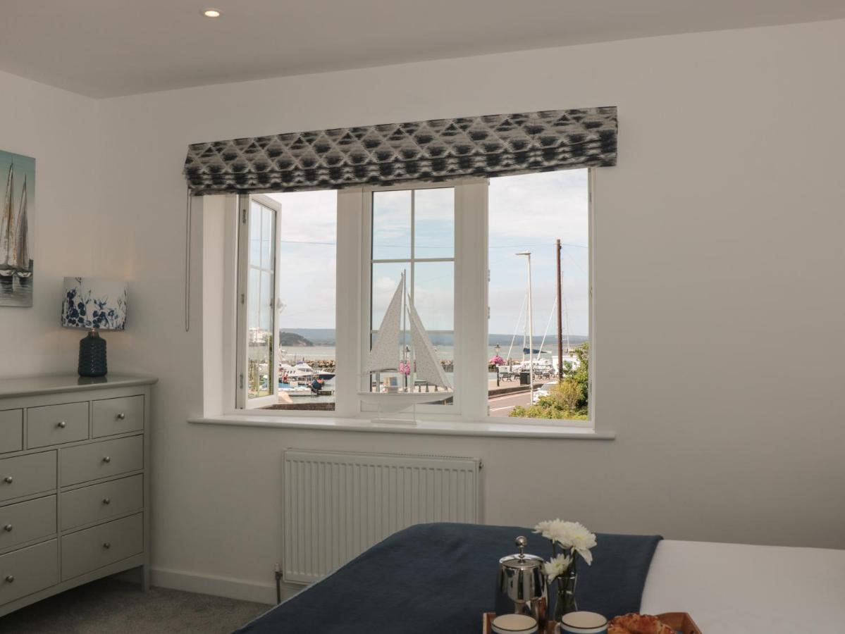 Quay - Sea View Holiday home *