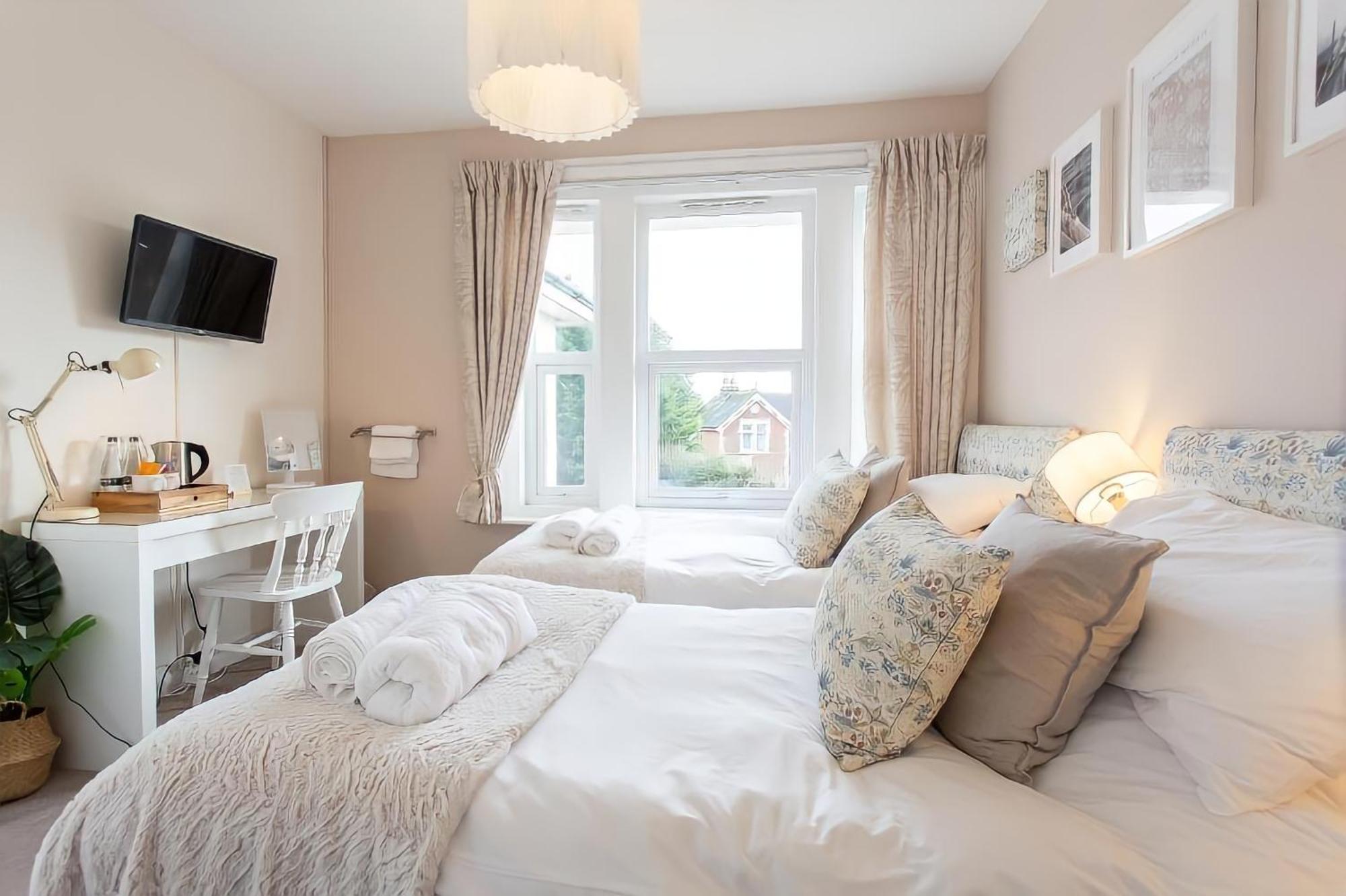 Guest house Poole Park House 2*