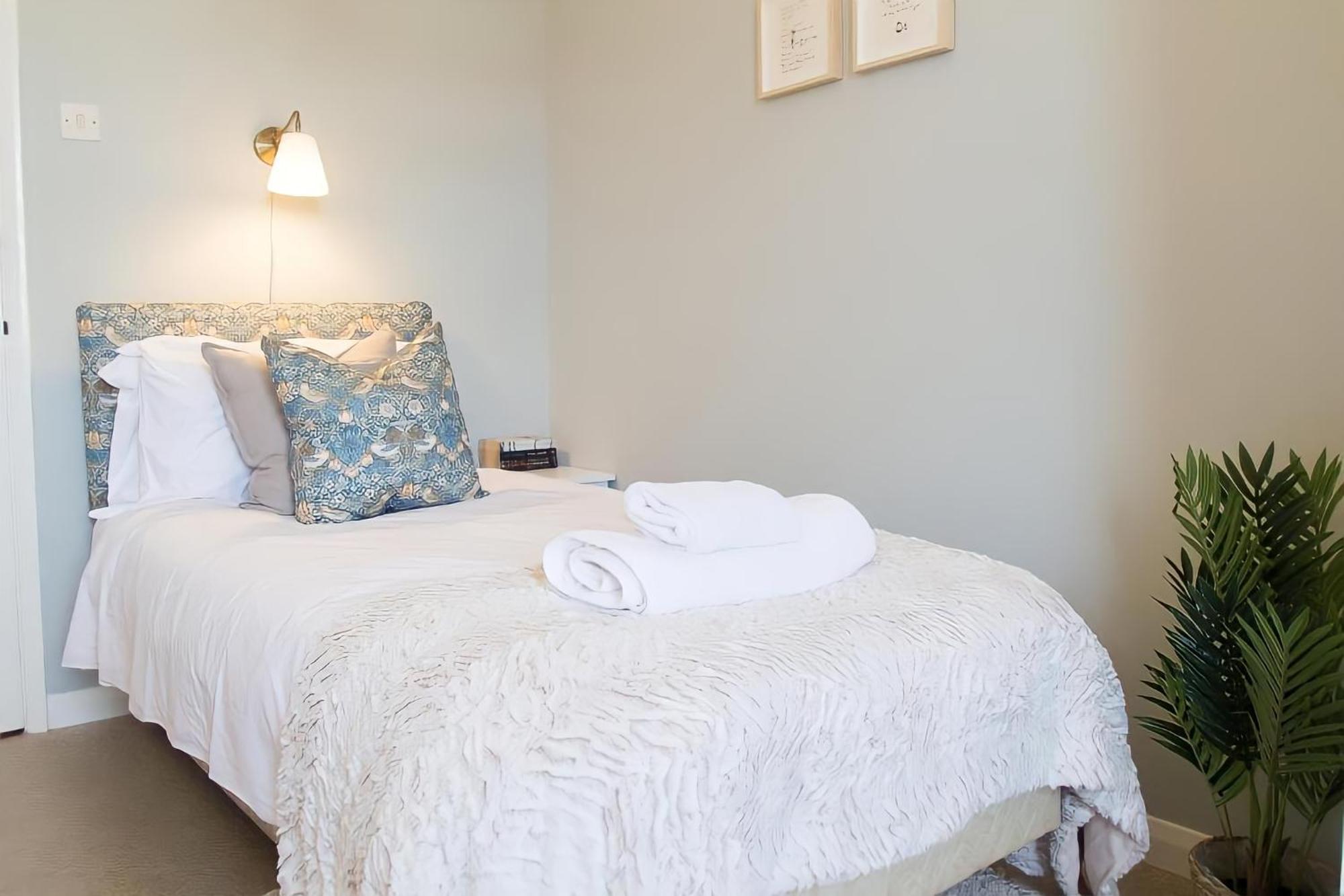 Guest house Poole Park House 2*