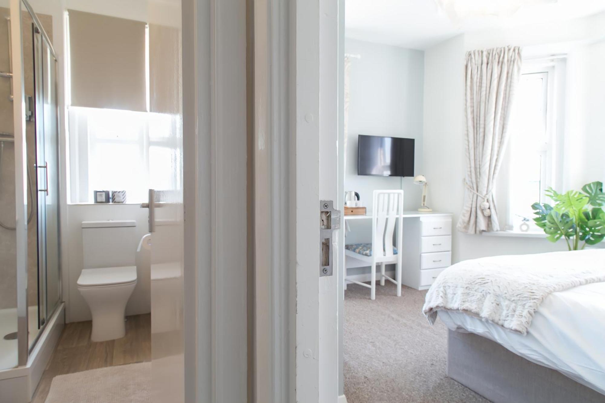 Poole Park House Guest house 2*