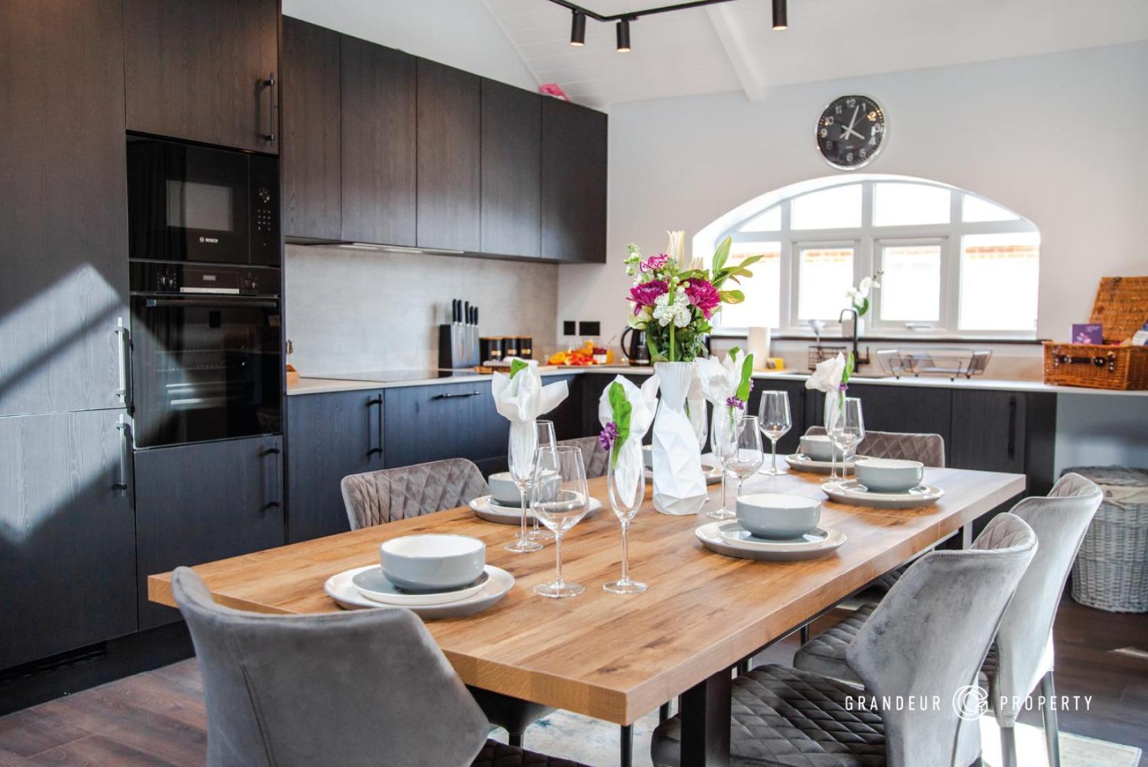 Apartment Keepers By Grandeur Poole