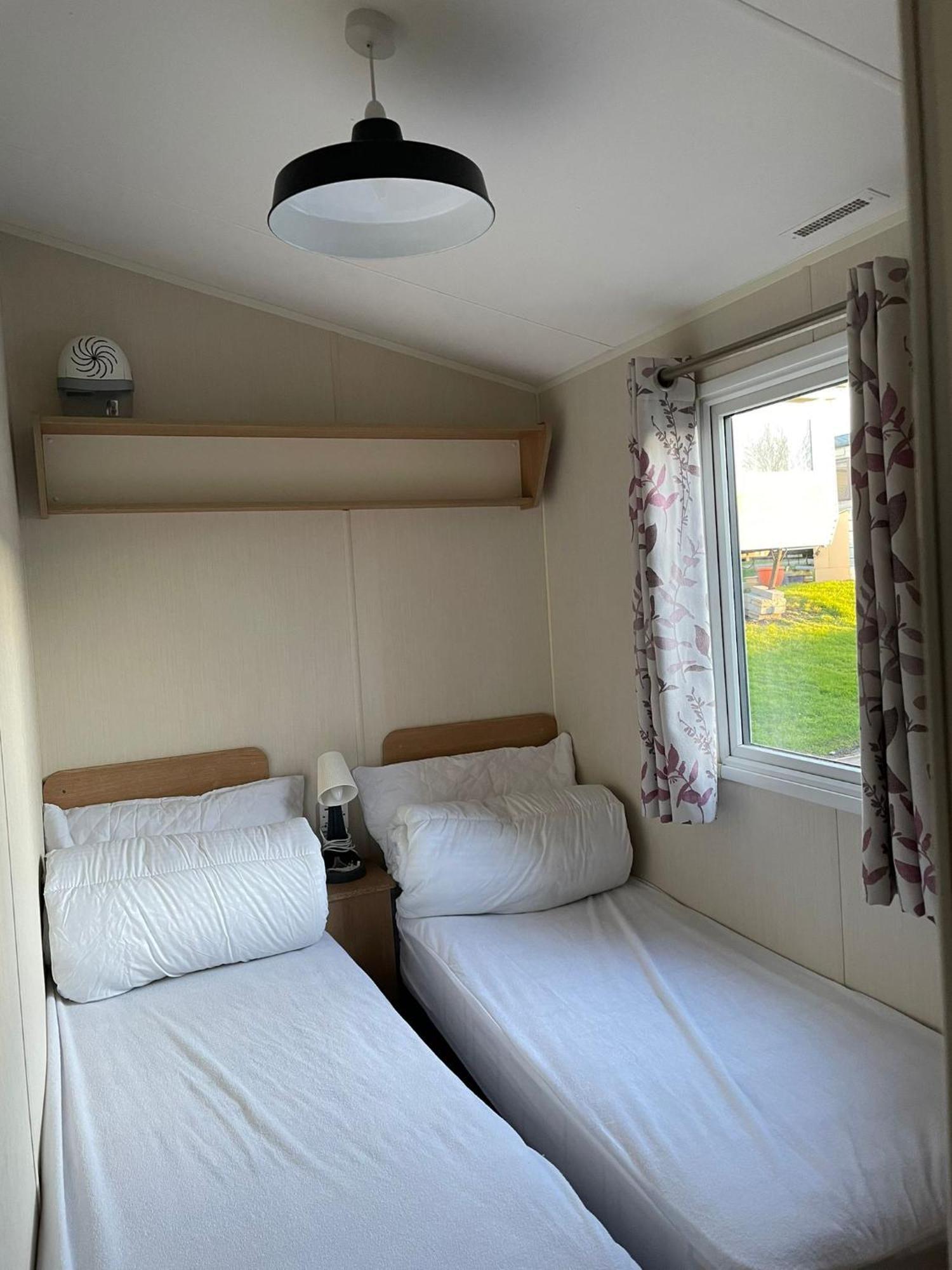 Luna-rockley Park * Poole