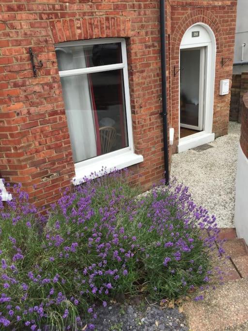 Spacious 5 Large Bedroom Victorian House - 2 Miles Poole