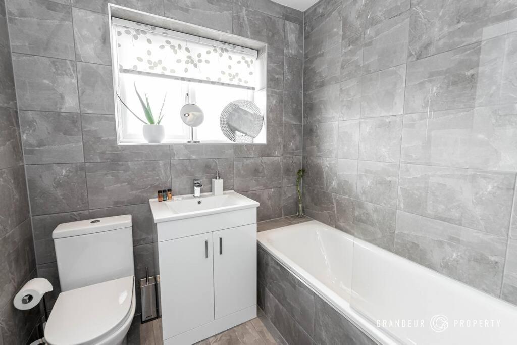 Sarnia Retreat By Grandeur