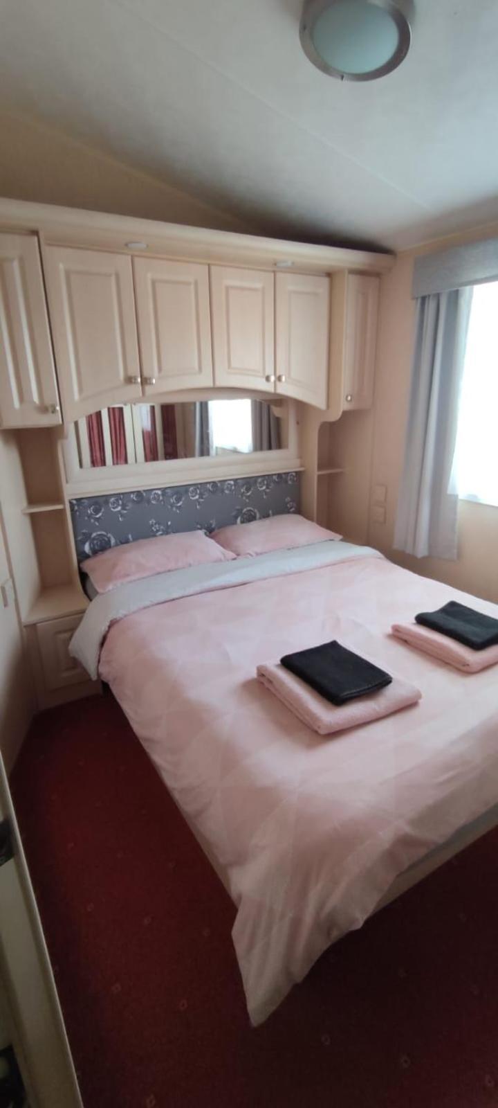 Lazy Bear, 25 Arne View Holiday home Poole