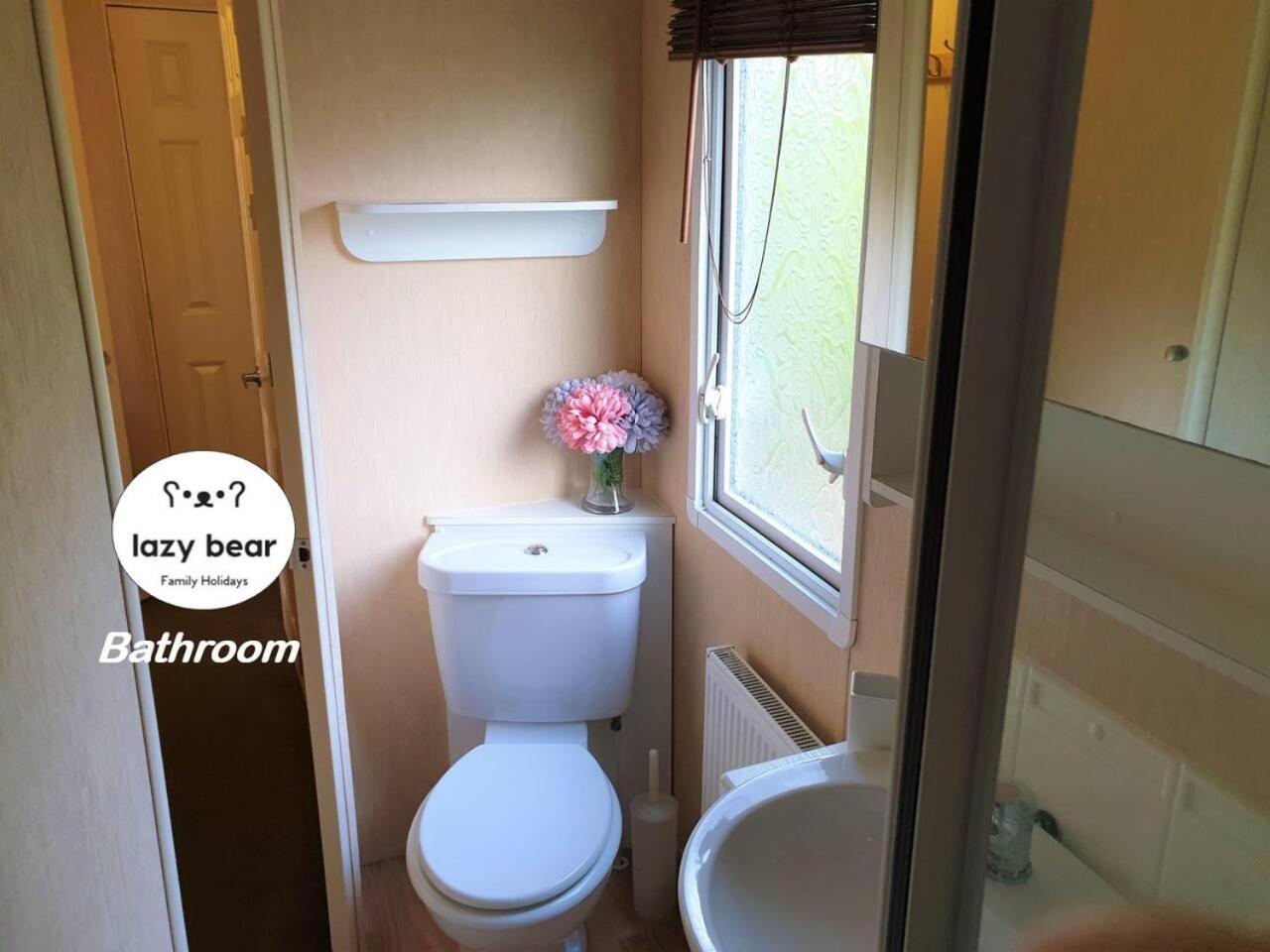 Charming 3-bed In Rockley Park
