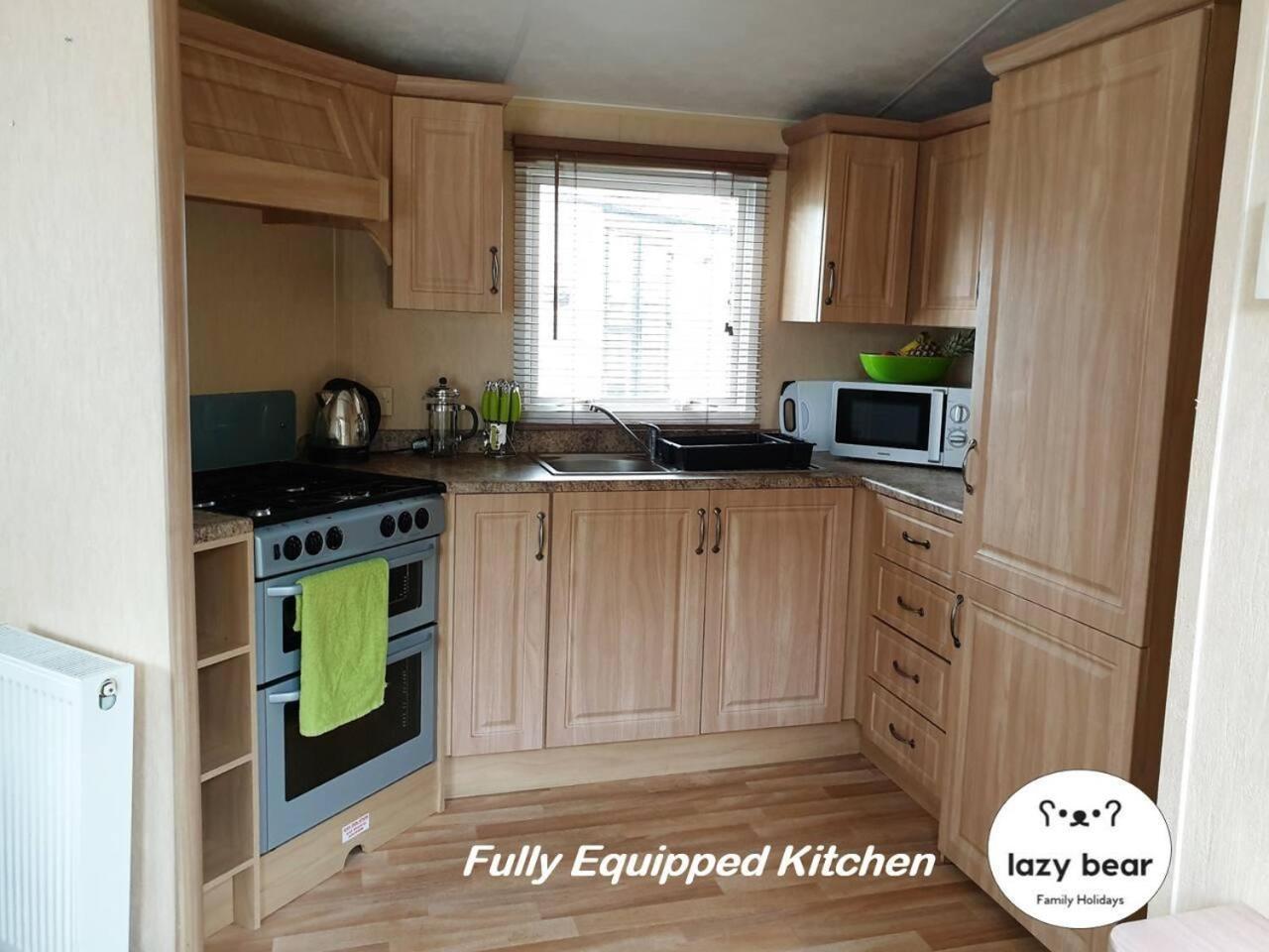 Holiday home Charming 3-bed In Rockley Park