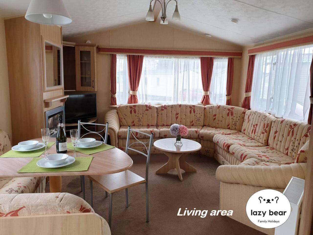 Charming 3-bed In Rockley Park Holiday home *