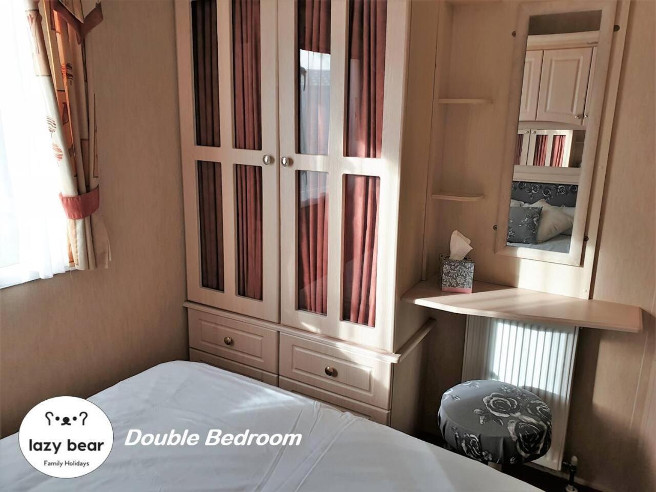 Charming 3-bed In Rockley Park Holiday home