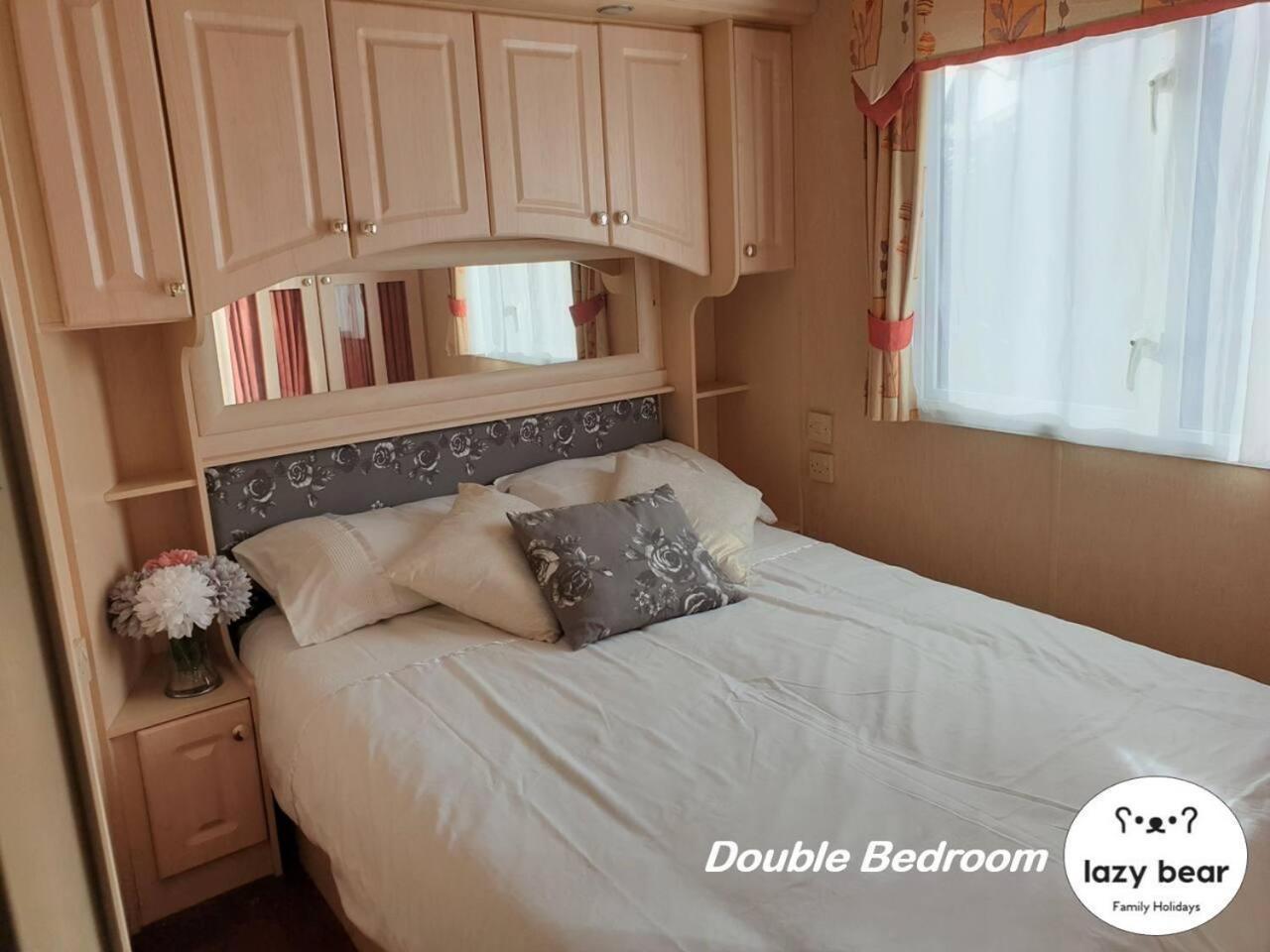 Charming 3-bed In Rockley Park