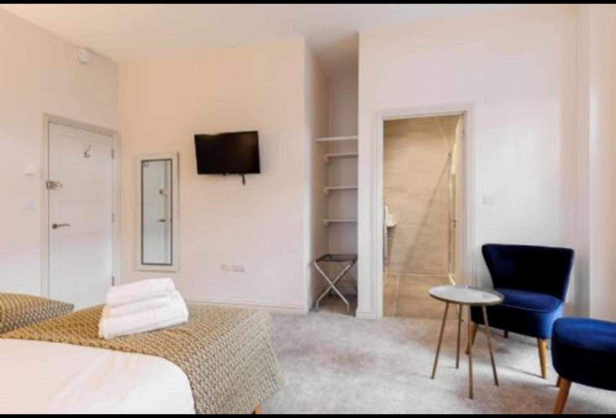 Custom House - Hawkhurst Chamber Holiday home Poole