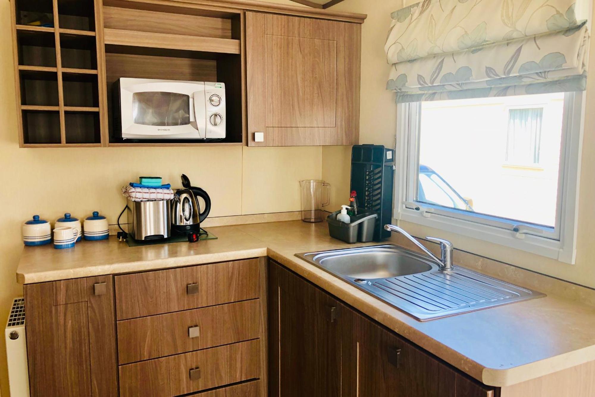 Family Seaside Retreat Private At 5-star Rockley Poole