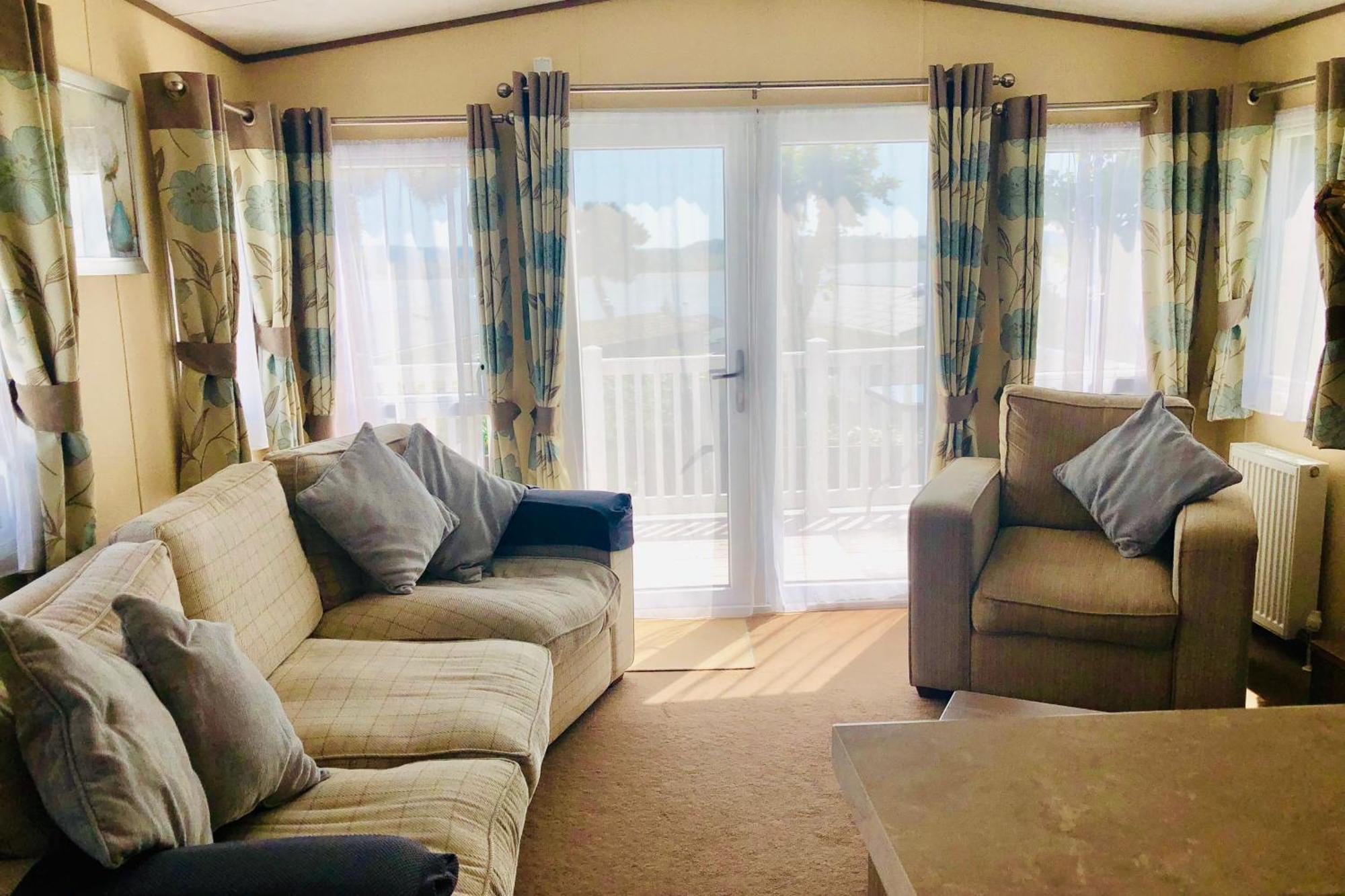 Family Seaside Retreat Private At 5-star Rockley Poole