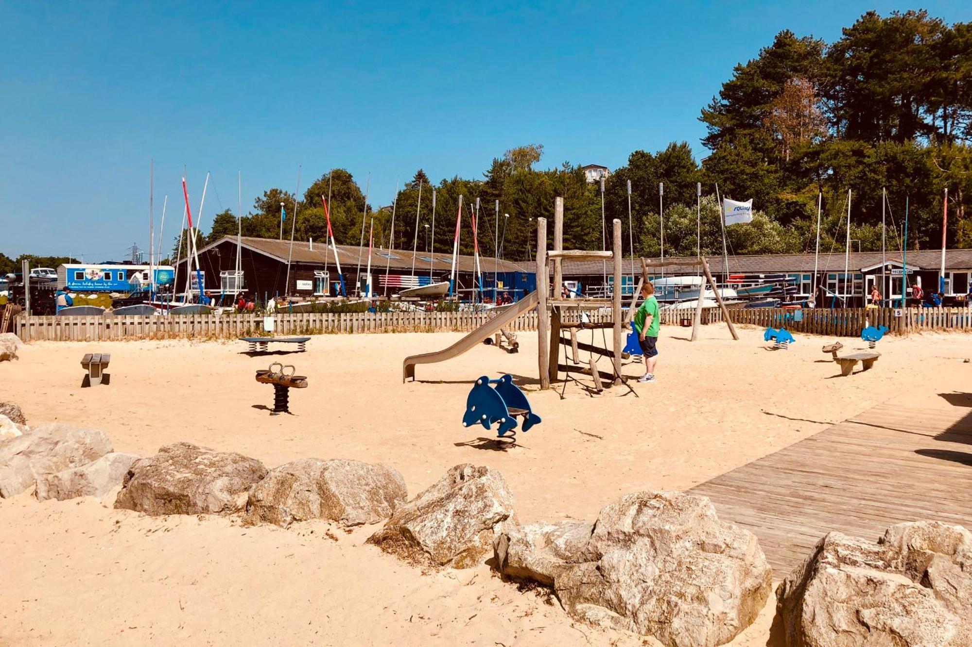 Family Seaside Retreat Private At 5-star Rockley Holiday home