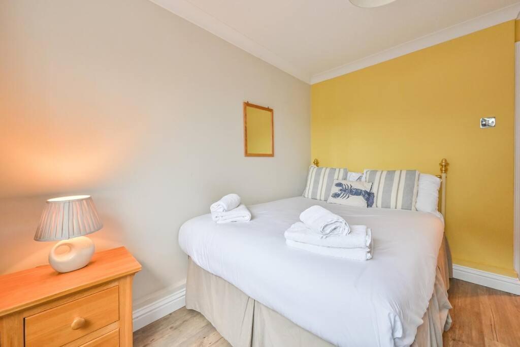 Apartment Spacious Sandbanks Near And Bars With Free Parking Poole