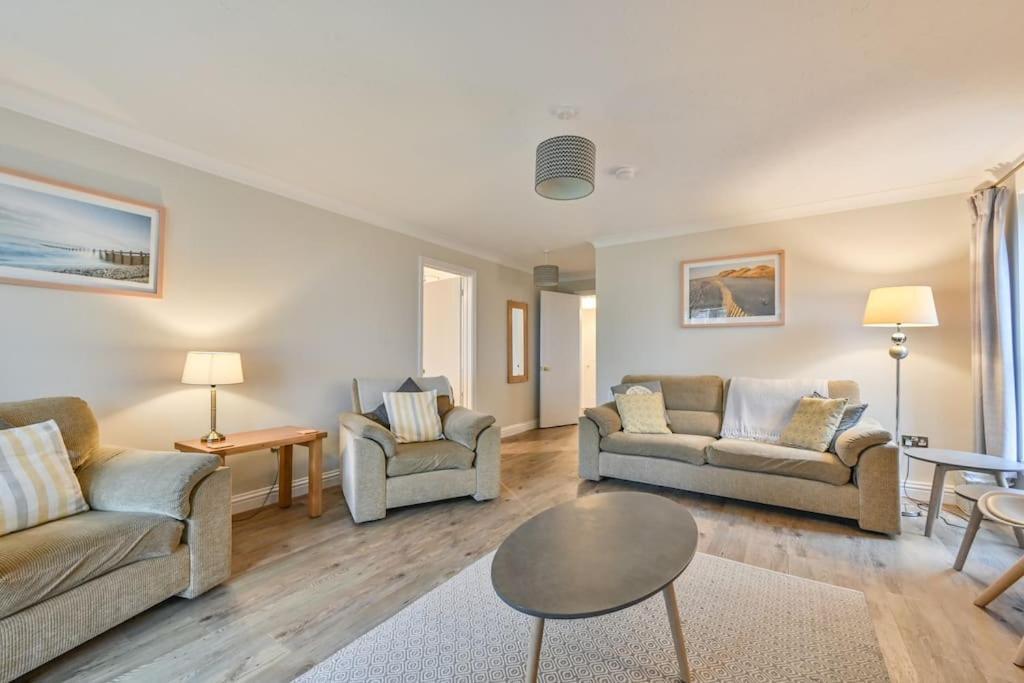 Apartment Spacious Sandbanks Near And Bars With Free Parking Poole