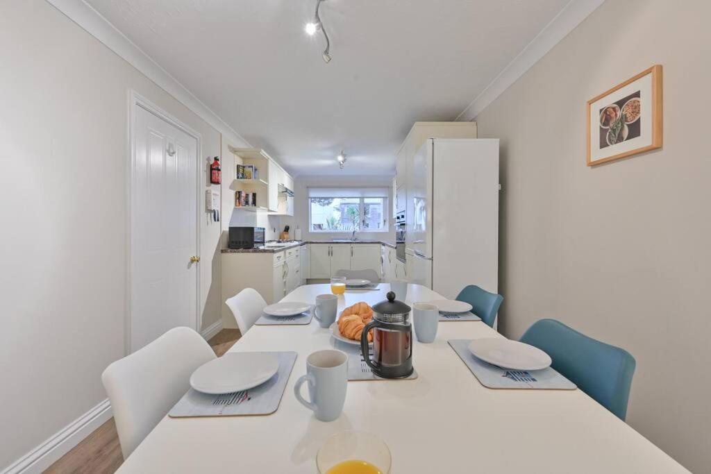 Apartment Spacious Sandbanks Near And Bars With Free Parking Poole