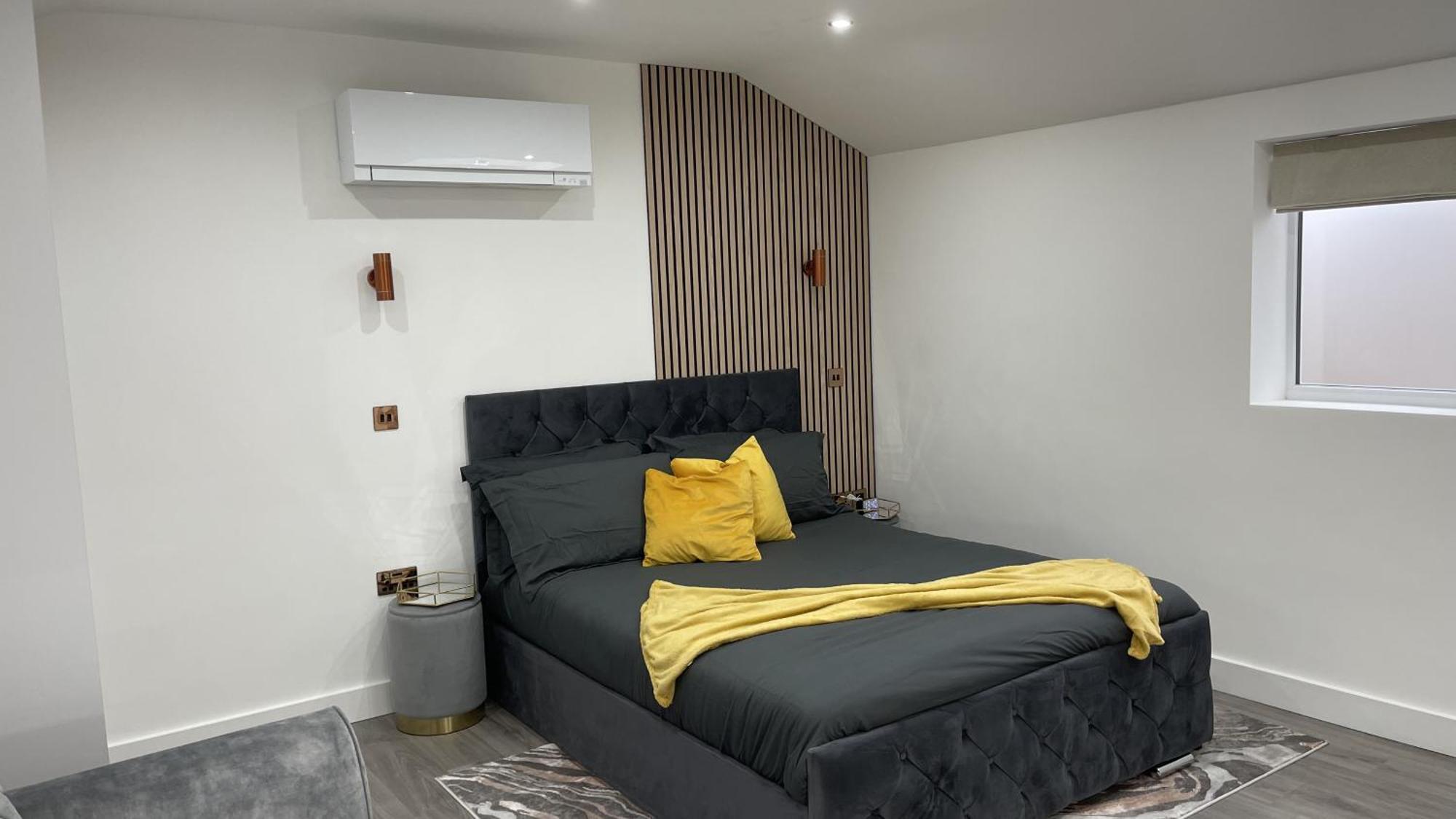 Private Luxury By The Sea, With A Personal Gym, Hot Tub, And Free Parking! Apartment Poole