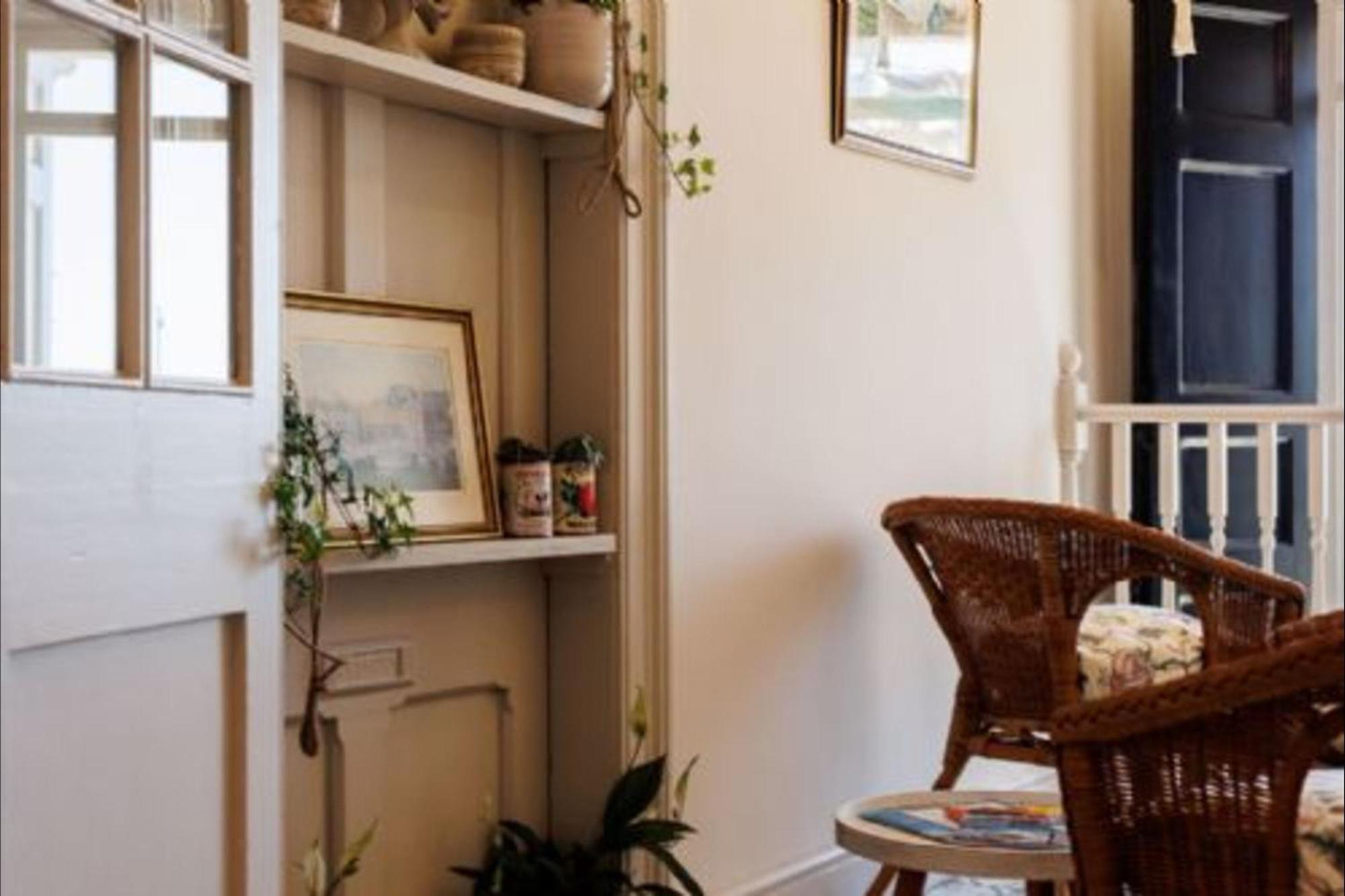 Custom House - Hawkhurst Chamber * Poole