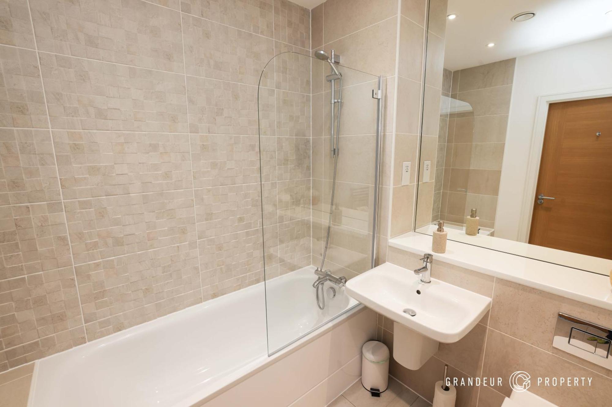 Apartment Carters Quay View By Grandeur