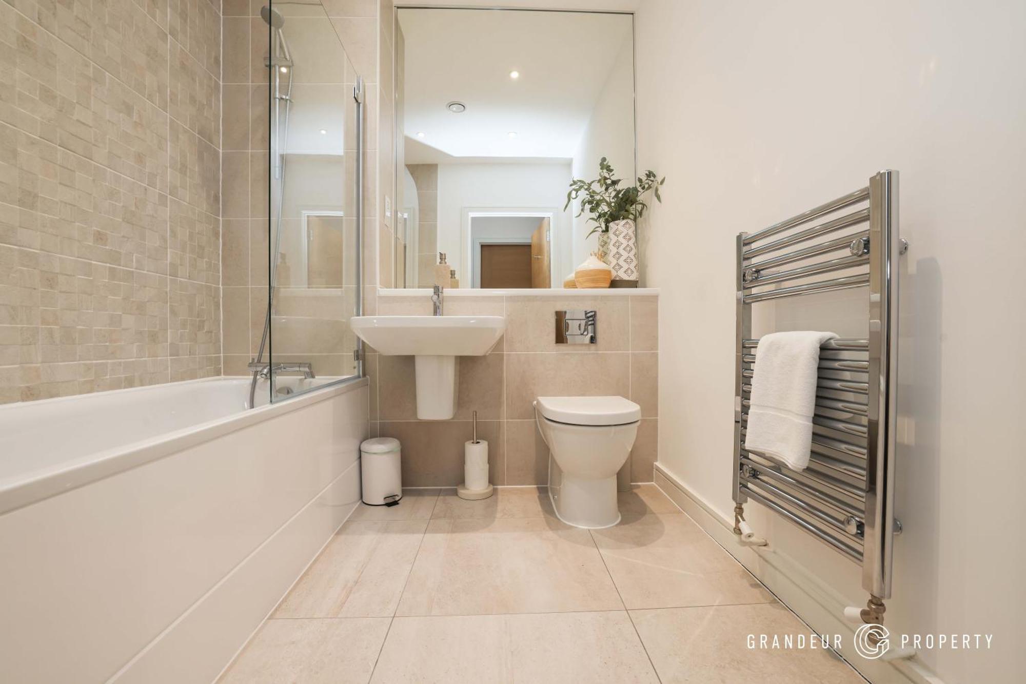 Apartment Carters Quay View By Grandeur