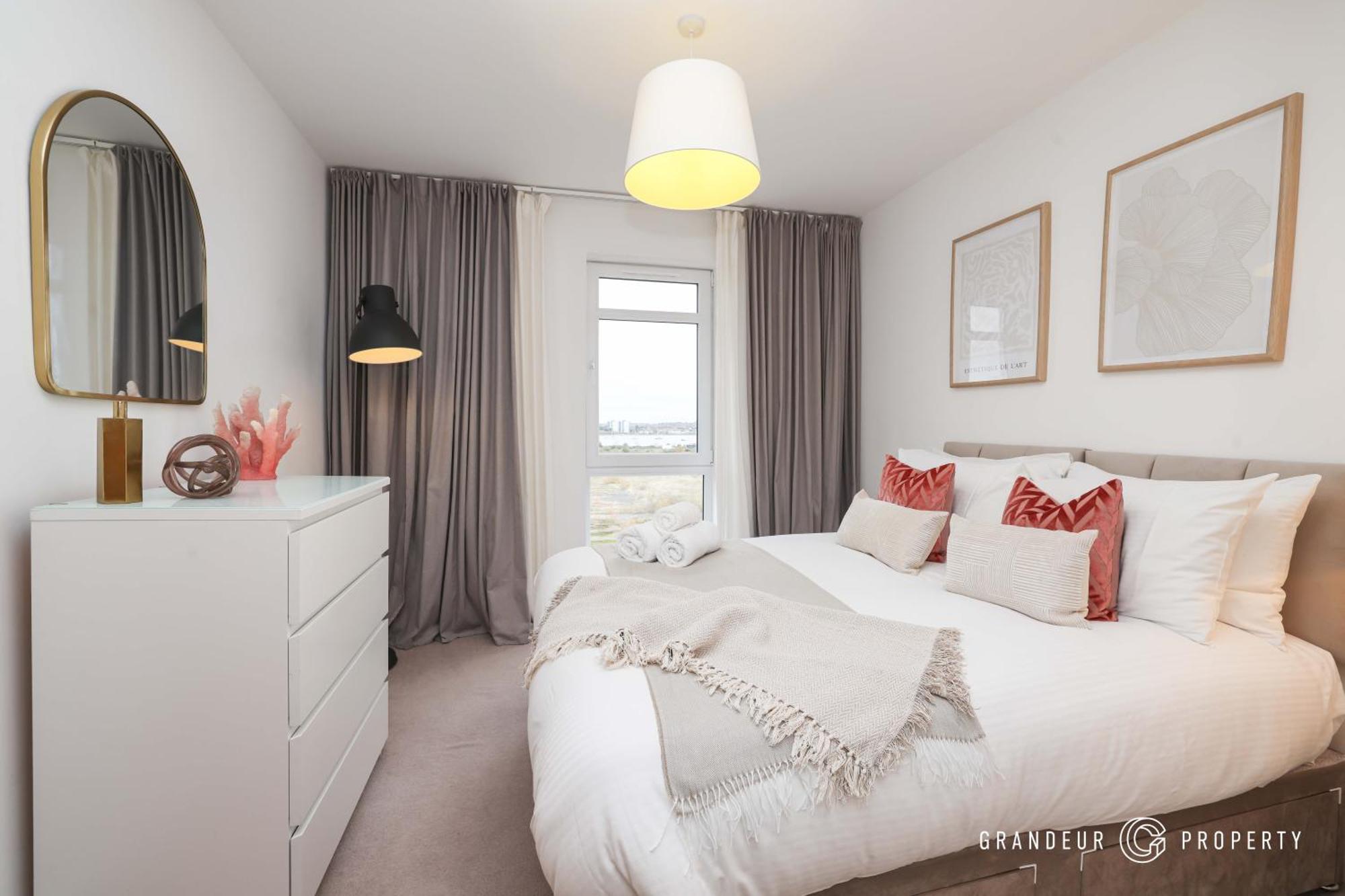 Apartment Carters Quay View By Grandeur Poole