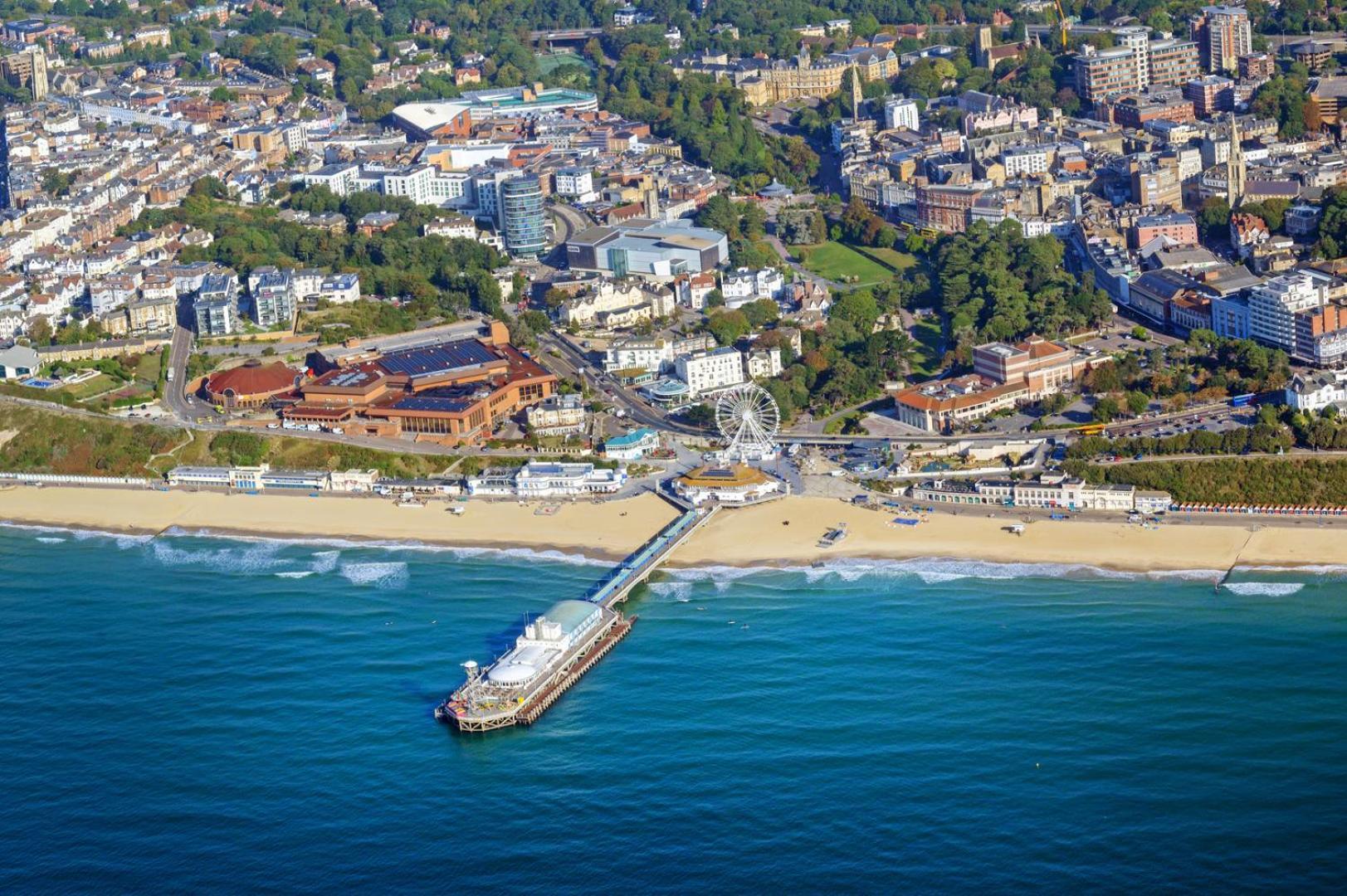 The Gables Poole, 3 Bedroom Penthouse *