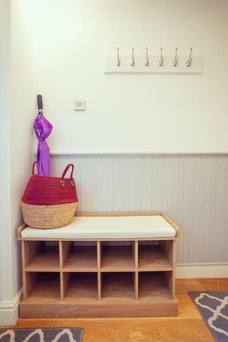 Modern By Sandy Beach, In Vibrant Village; Holiday home Poole