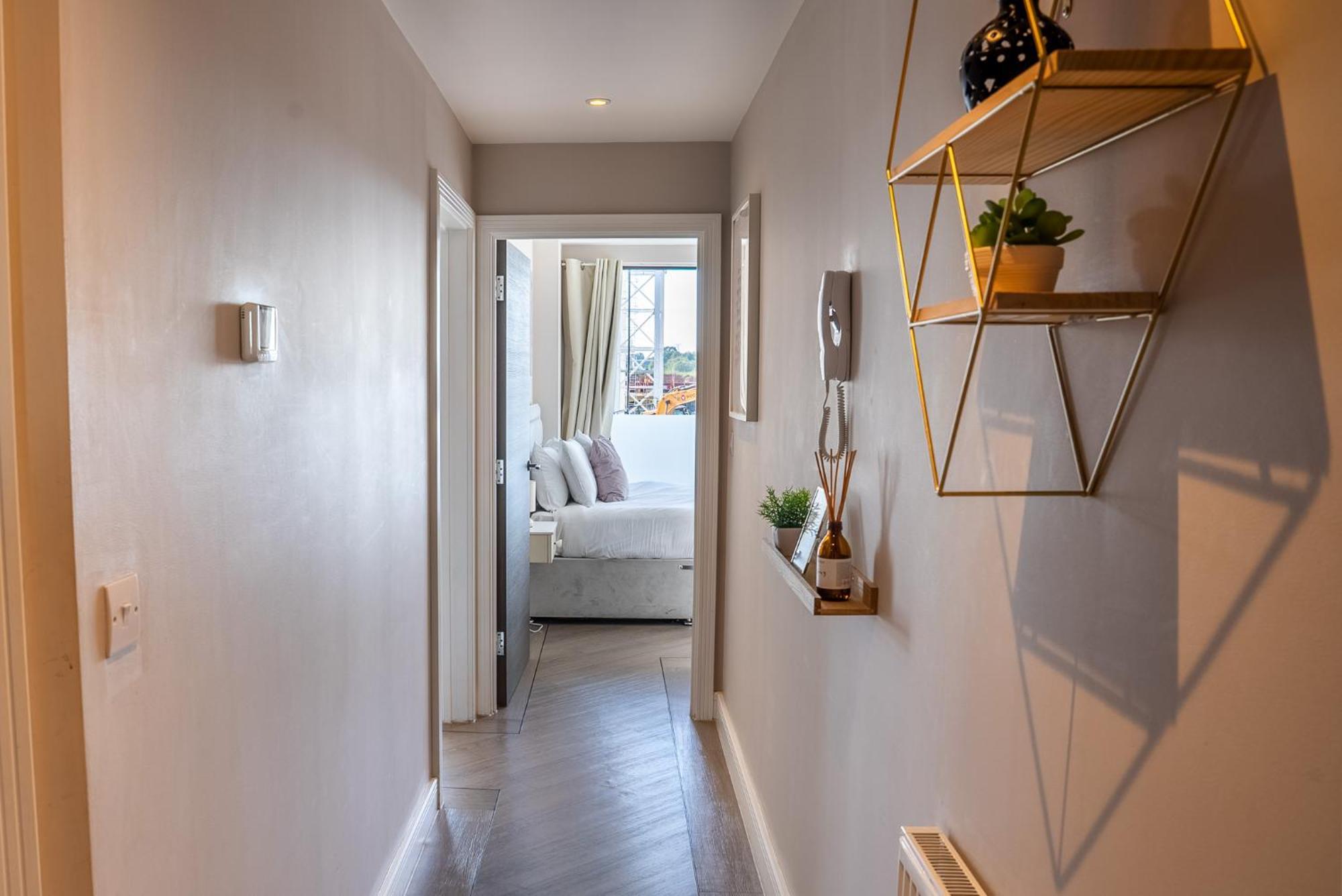 Beautiful Two Bedroom Harbour Side *