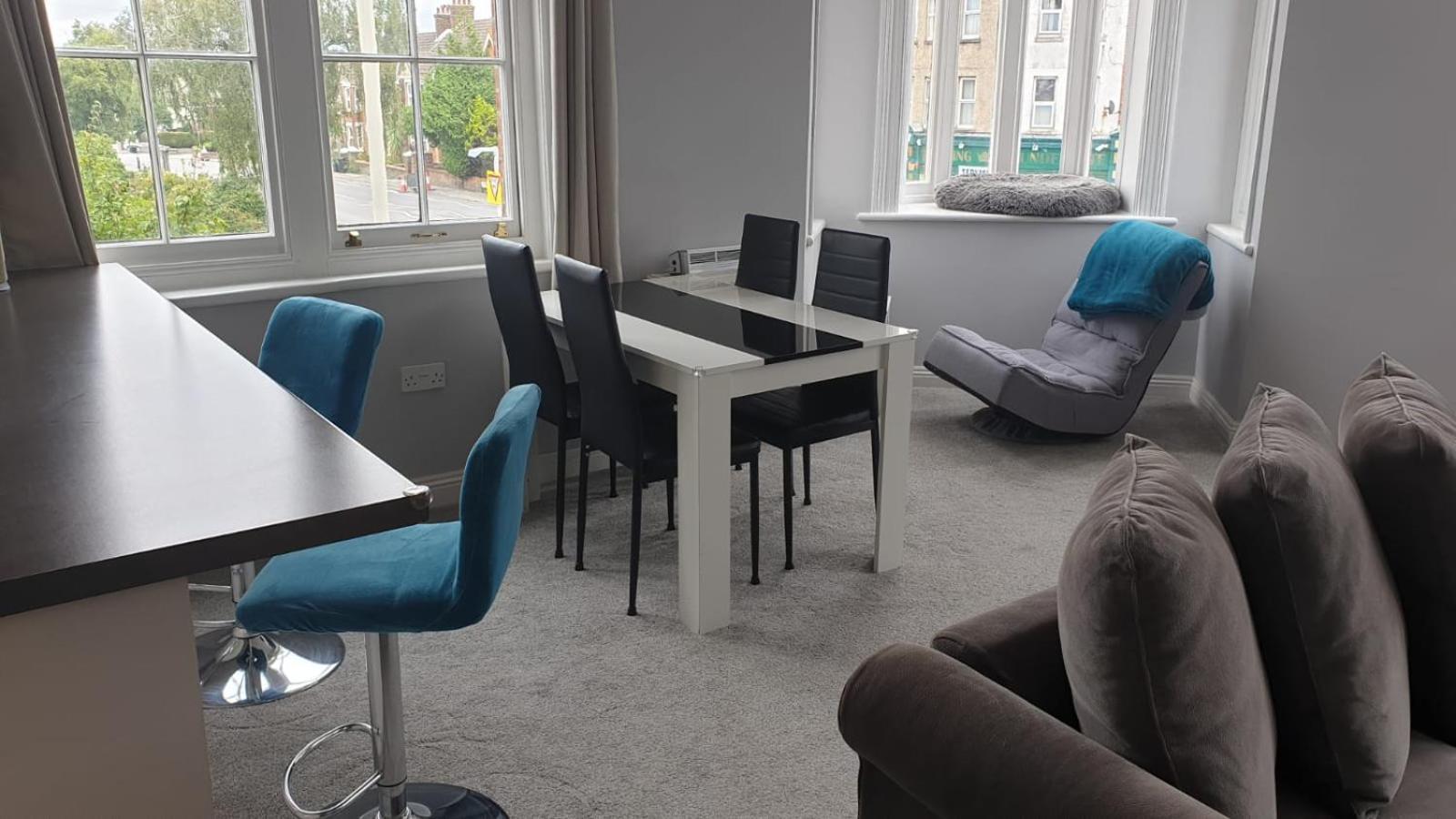 Apartment Lovely 2 Bed 2 Bath Flat With Free Parking
