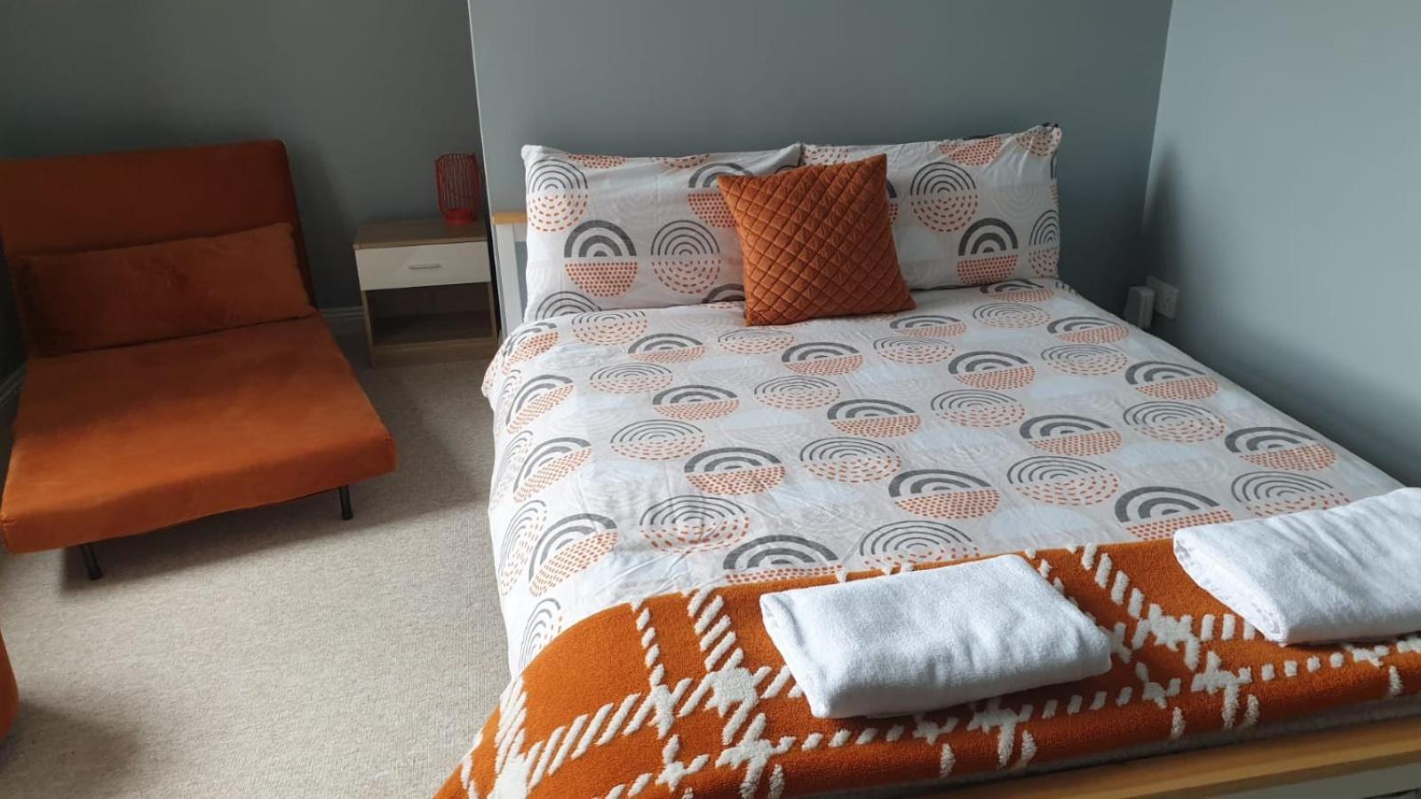 Apartment Lovely 2 Bed 2 Bath Flat With Free Parking