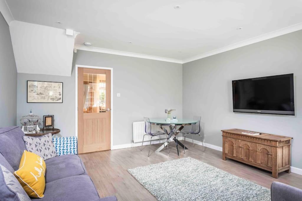 Lilliput Hideaway 5 Mins From Sandbanks Holiday home