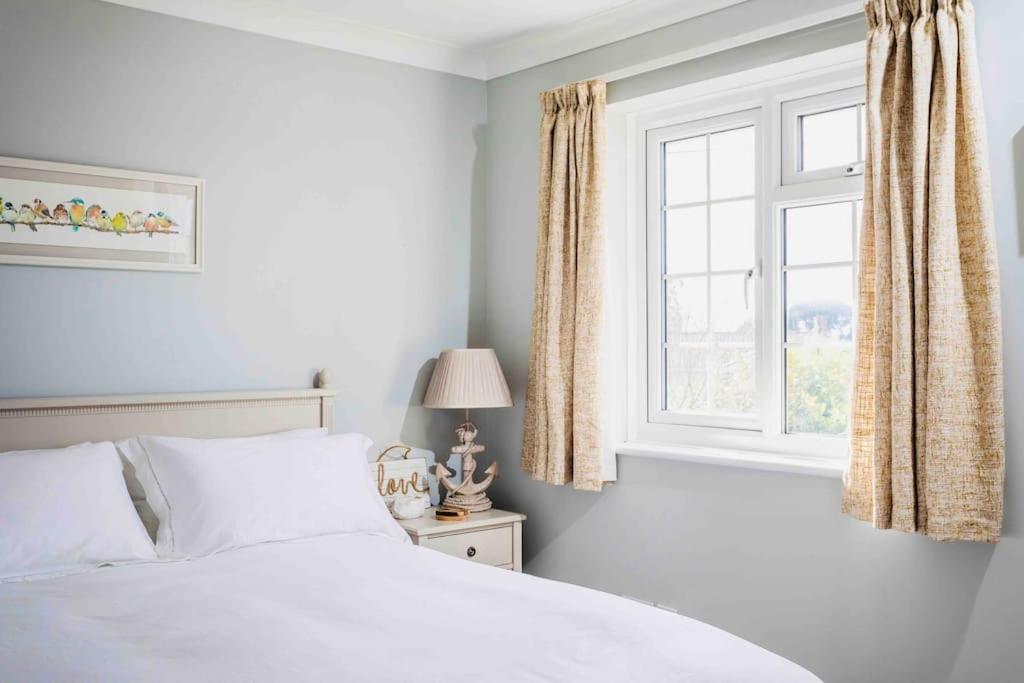 Lilliput Hideaway 5 Mins From Sandbanks Holiday home *