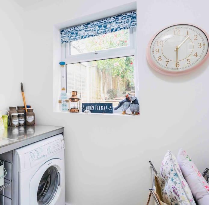Holiday home Lilliput Hideaway 5 Mins From Sandbanks