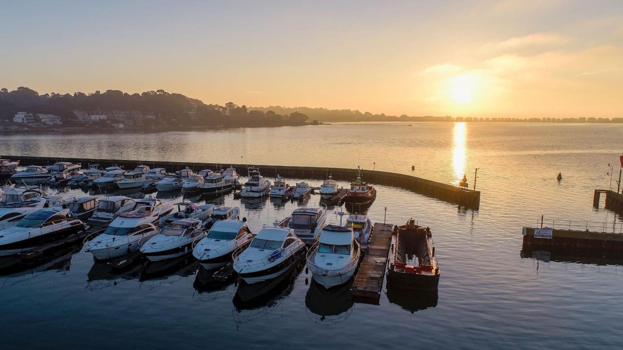 Lilliput Hideaway 5 Mins From Sandbanks Holiday home *