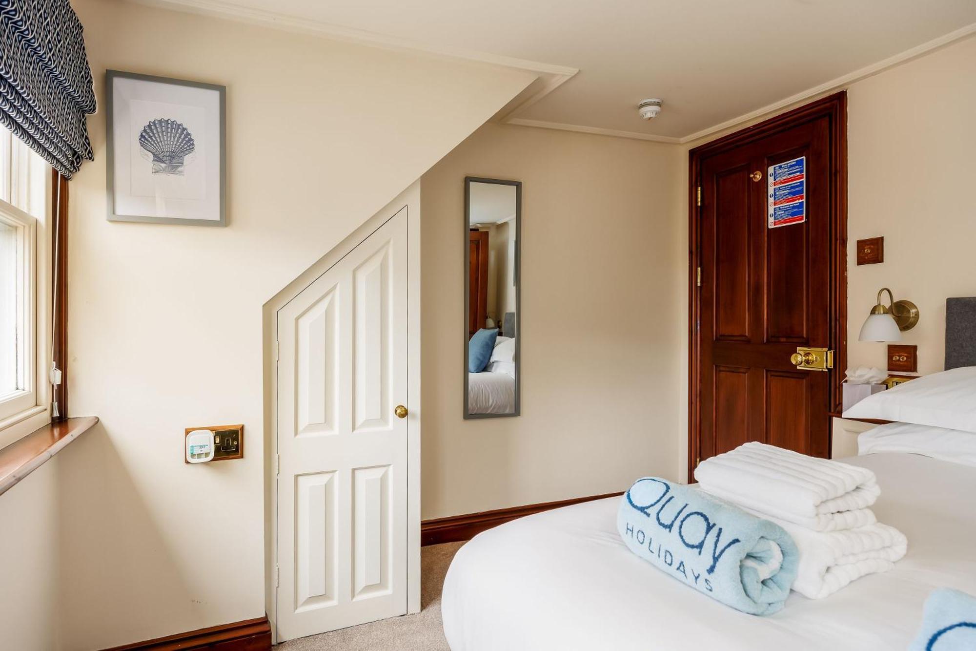 The Old Townhouse - 4 * Poole