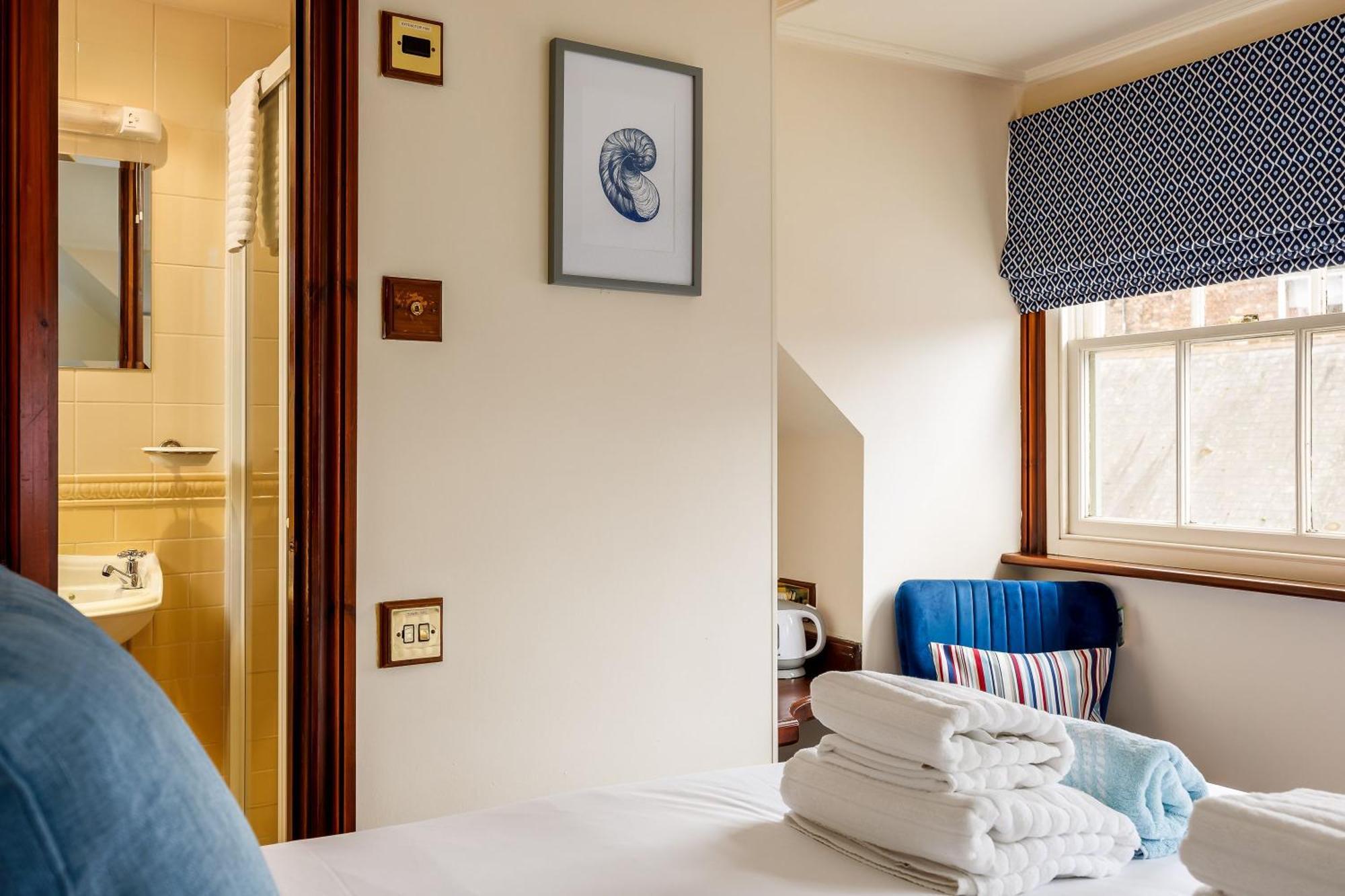 The Old Townhouse - 4 * Poole