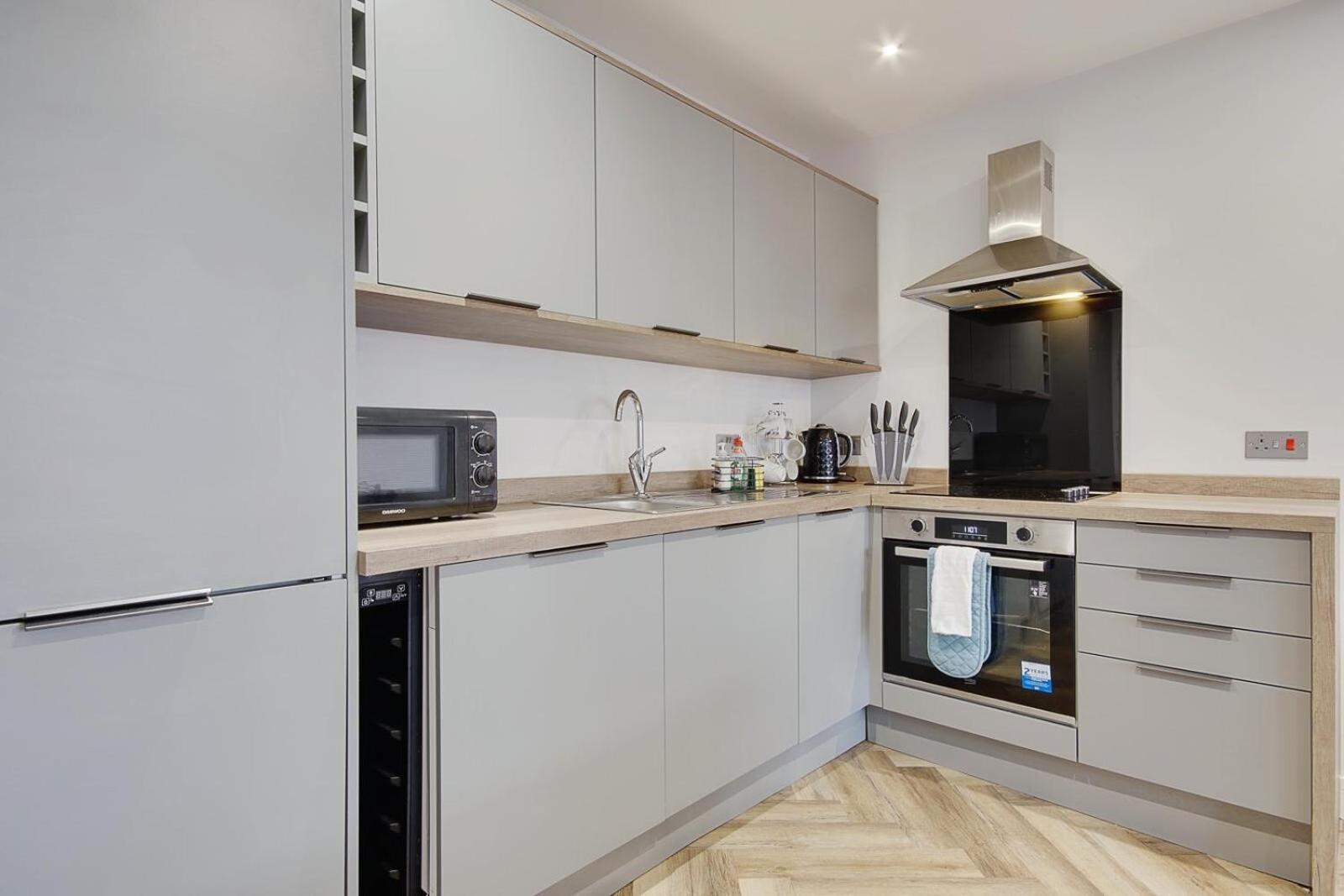 Ashley Road 2 Apartment *