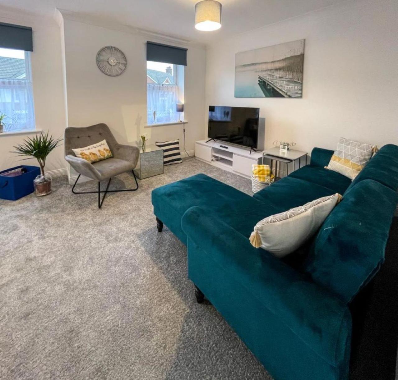 Apartamento The Sashes - Stylish - Free Parking - Ultrafast Wifi - Smart Tv - Netflix - Sleeps Up To 6! Close To Town Center & Sandbanks & Bournemouth Poole