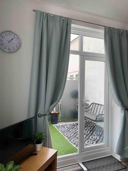 Apartment Shorebanks - Harbour View In Sandbanks. *