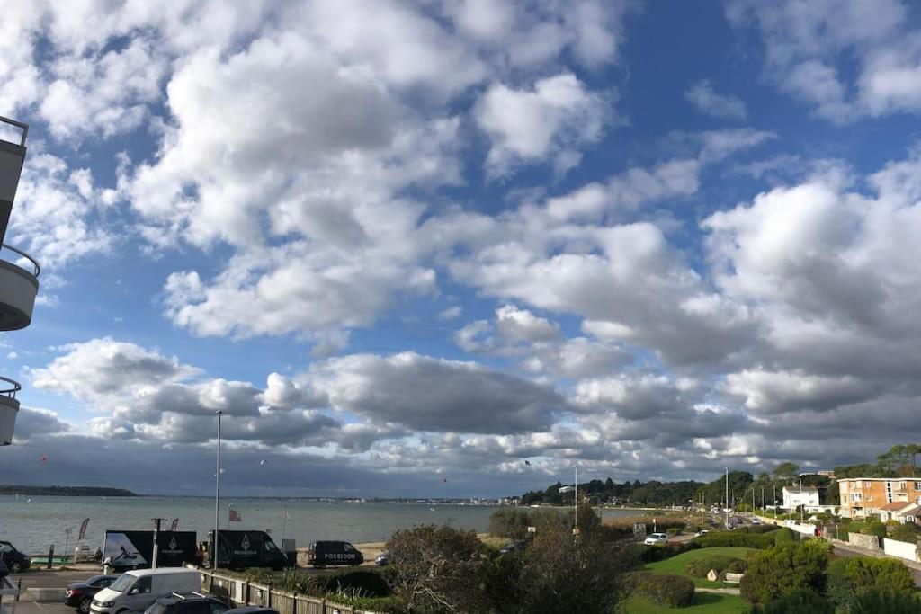 Shorebanks - Harbour View In Sandbanks. Poole