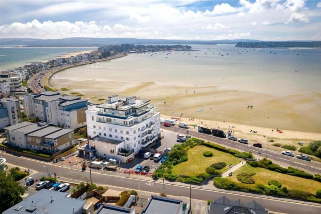 Shorebanks - Harbour View In Sandbanks. Apartment