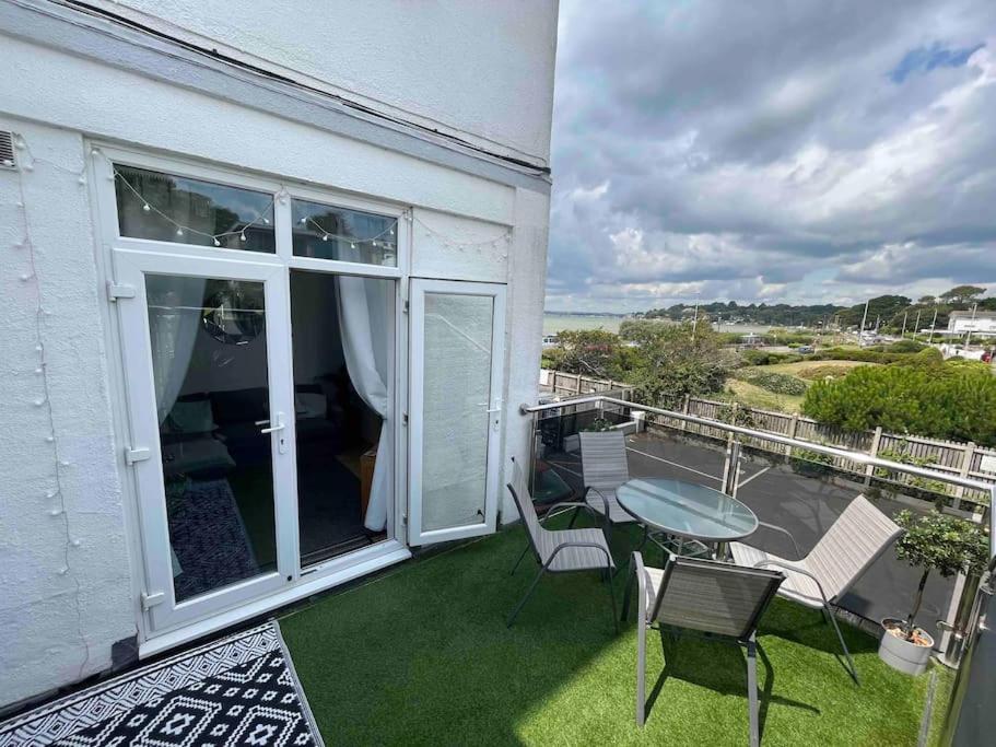 Shorebanks - Harbour View In Sandbanks. Apartment
