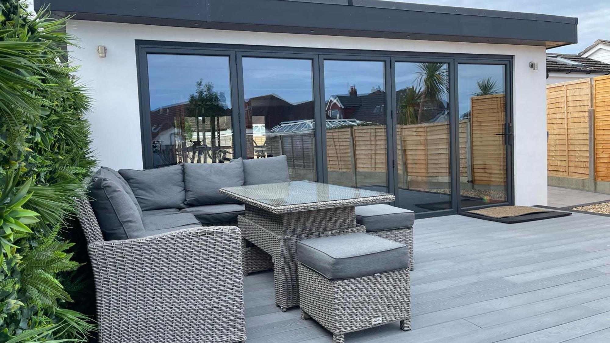 Private Luxury By The Sea, With A Personal Gym, Hot Tub, And Free Parking! * Poole